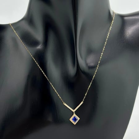 عقد ذهب أصفر عيار 18 من مجوهرات الشلوي