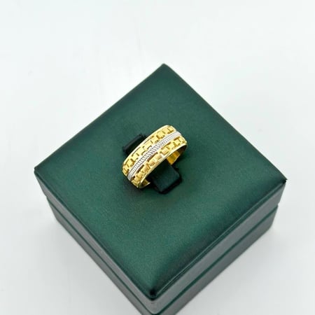 دبلة ذهب عيار 18 من مجوهرات الشلوي