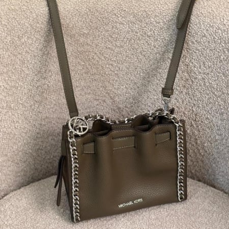 شنطة مايكل كورس