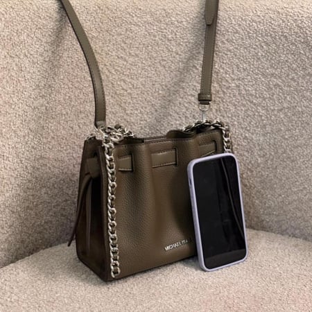 شنطة مايكل كورس