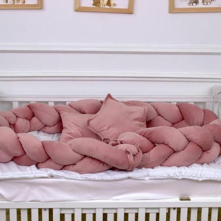 مفرش سرير أطفال ظفيرة 5 قطع وردي بتصميم حصري  لحماية وراحة مثالية