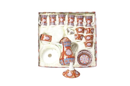 طقم دلة مع بيالات وفناجيل فاخر – تصميم أنيق يكتمل به ضيافتك