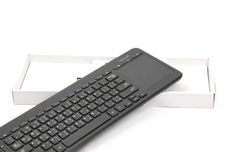 لوحة مفاتيح Microsoft متعددة اللمس مدمجة – تصميم ذكي وأداء عملي