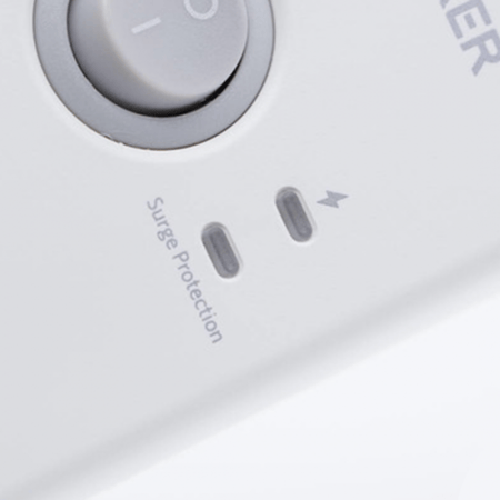 انكر - توصيلة 3 منافذ طاقة ومنفذين USB + بي دي - ابيض