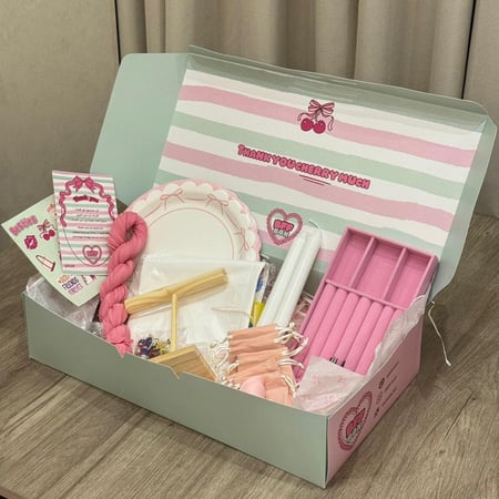 بوكس صنع الميداليات ل ٤ أشخاص (charms )