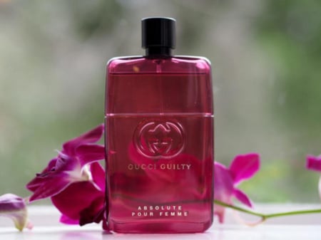 عطر قوتشي غليتي ابسولوت النسائي او دو بارفيوم 90مل