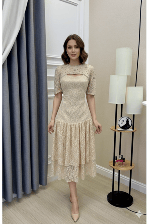 فستان دانتيل راقي مزين باللؤلؤ بقصة أنثوية - ألوان متعددة