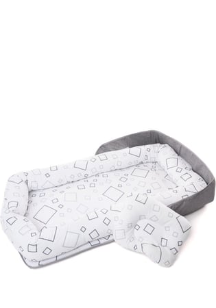 سرير متنقل للاطفال