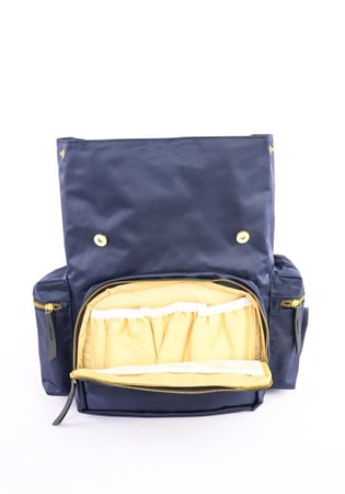 شنطة تغيير حفاضات جلد بتصميم فاخر وأنيق لحمل مستلزمات الطفل بسهولة