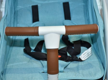 عربة طفل خفيفة الوزن