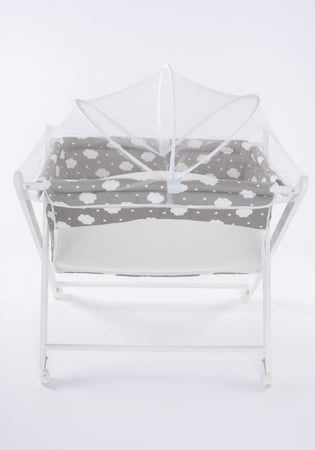 سرير طفل رضيع