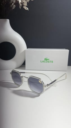 نظاره لاكوست