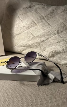 نظاره miu miu الشهيره