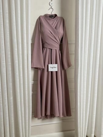 فستان الخيال والانيقه