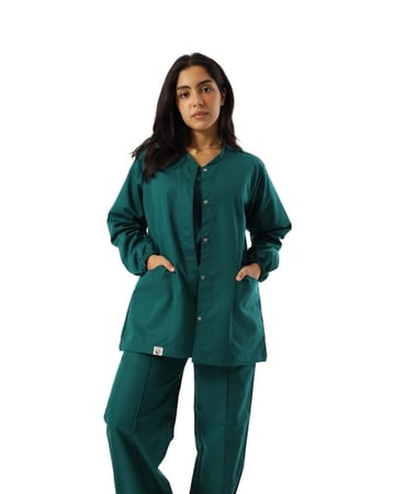 إطلالتك الطبية مع جاكيت سكراب نسائي من المعطف