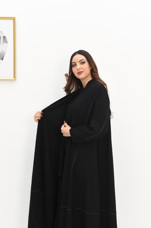عباية سوداء نص كلوش بشرائط ستان