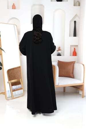 عباية كريب ملكي بقصّة بليزر