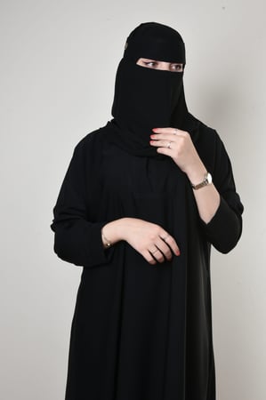 عباية سادة كم عادي مغلقة
