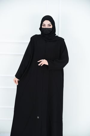 عباية كريب سادة بتفاصيل ثنيات مميزة