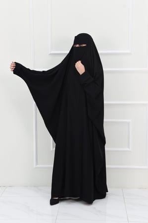 عباية راس بشت سادة بأكمام مقلوبة