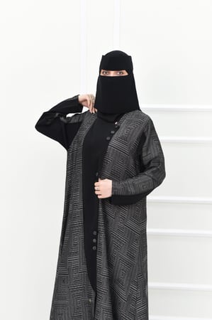 عباية جاكار مقلمة بالاوف وايت بتفاصيل قماش سادة