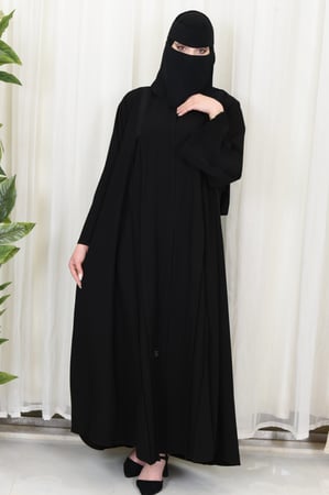 عباية كلوش مع كسرات مزينة بكلف ساحرة