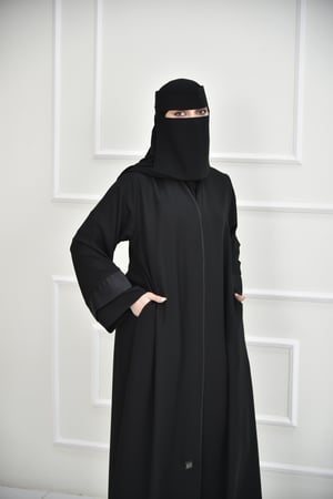 عباية لف كريب سادة بتفاصيل سوار ستان