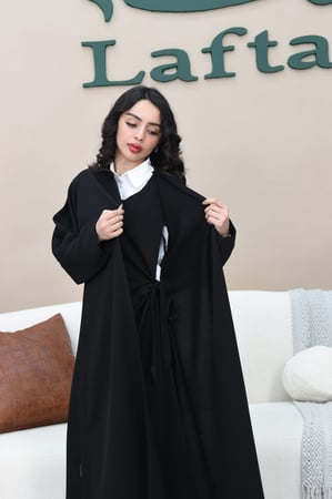 عباية مفتوحة بطبقة داخلية بربطة جانبية