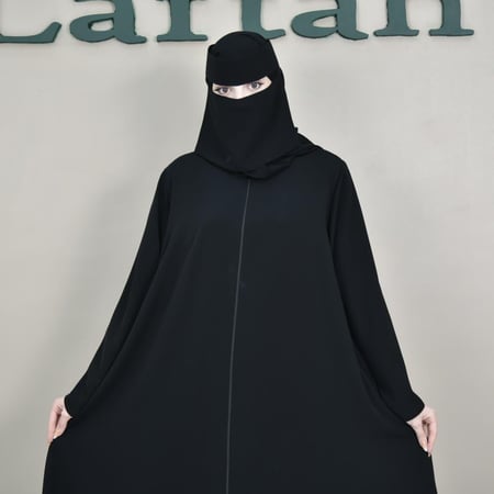 عباية ساده بتصميم كلوش مع سحاب وأكمام مربعة