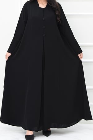 عباية نواعم: تصميم مغلق مع كسرة أمامية