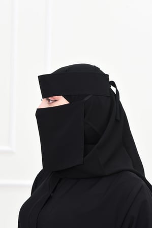 نقاب قصير مطاط مايل