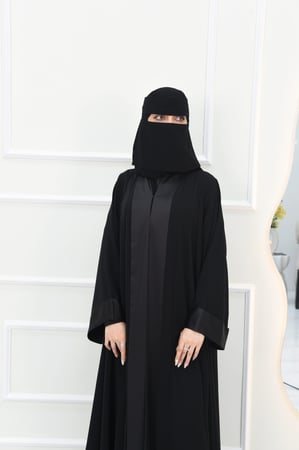 عباية كلوش كم مربع بتركيبه قماش ستان