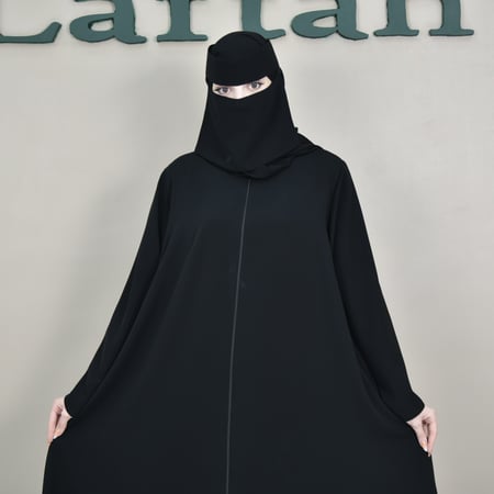 عباية ساده بتصميم كلوش مع سحاب وأكمام مربعة