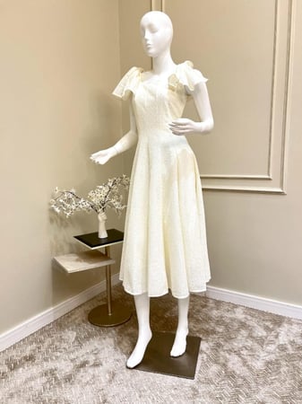 فساتين ميد - الراحة والأناقة في قطعة واحدة