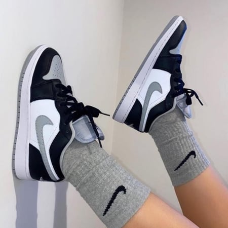 Air jordan low grey top
