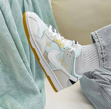 Nike Dunk scrap latte