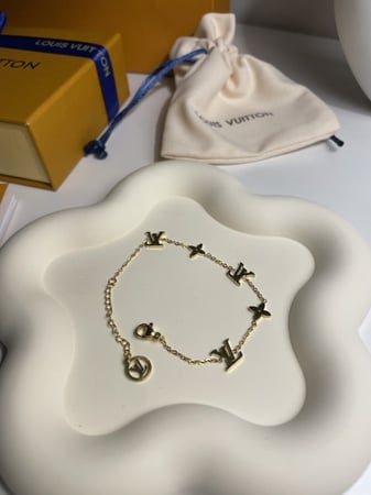 اسوره لويس فيتون