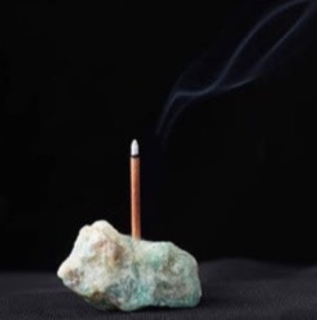 حجر خام - لبخور الاعواد