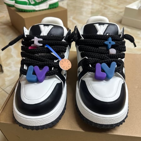 شوز لوي فيتون