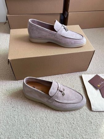 شوز لوربيانا