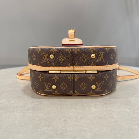 لوي فيتون PETITE BOITE CHAPEAU مقاس17.5cm