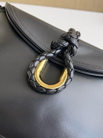 بوتيقا Winter Liberta مقاس 27cm