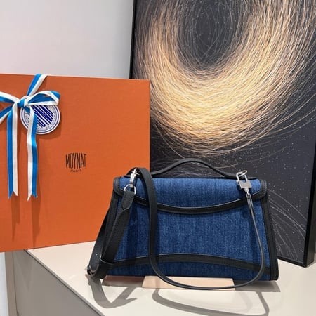 موينات Gabrielle Clutch مقاس 26cm