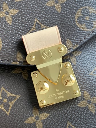 لوي فيتون ‏ Pochette Métis مقاس25cm