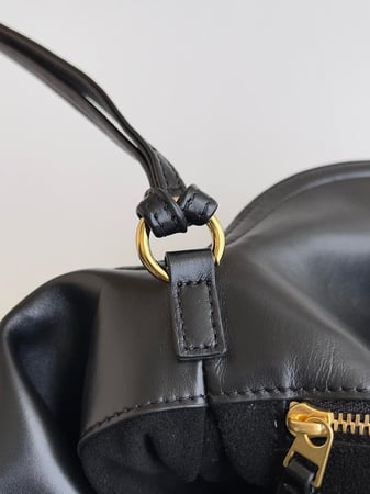 بوتيقا Winter Liberta مقاس 27cm