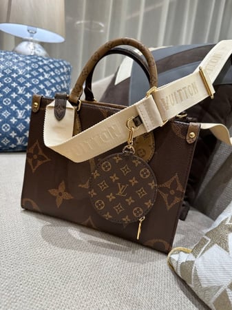 لوي فيتون ONTHEGO PM مقاس 25cm