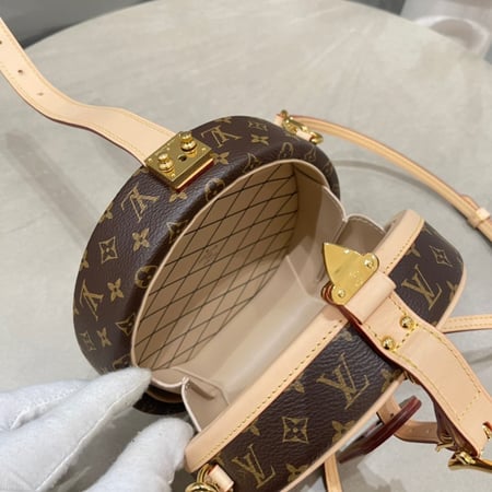 لوي فيتون PETITE BOITE CHAPEAU مقاس17.5cm