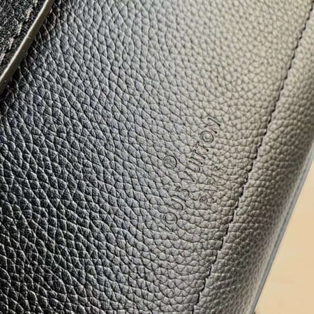 لوي فيتون LOCKME EVER مقاس23cm