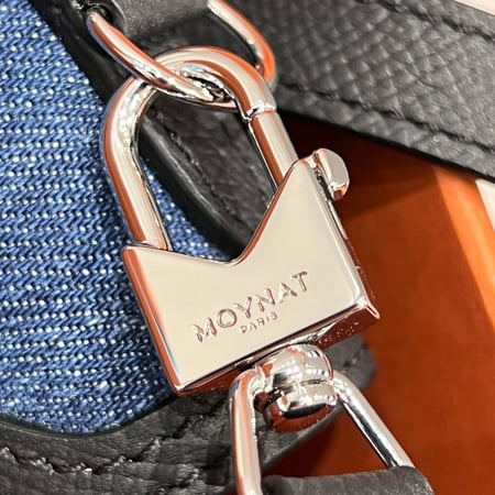 موينات Gabrielle Clutch مقاس 26cm