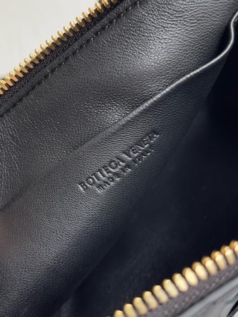 بوتيقا LNTRECCIATO CONCERT POUCH مقاس 18.5cm